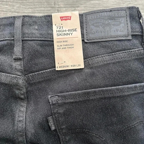Levi’s shinny high rise skinny jeans stretch size 28 - Picture 2 of 7